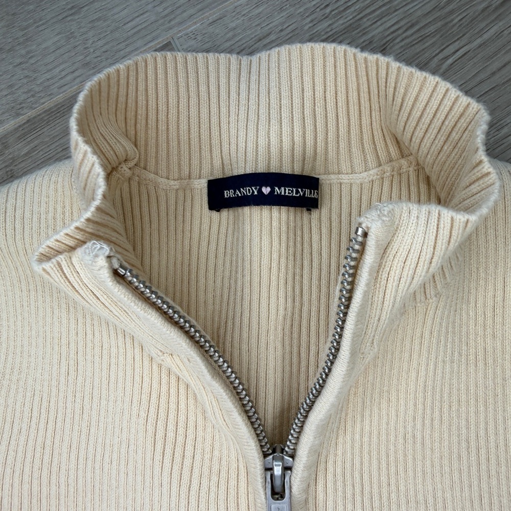 Brandy Melville Ribbed Zip Sweater Cream Cropped OS Mock Neck - Picture 2 of 6